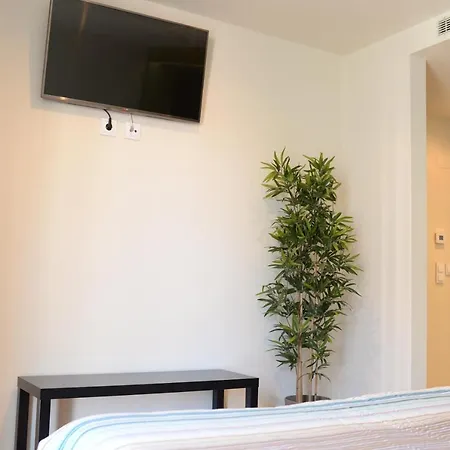 Lux With Pool And Garage Lägenhet